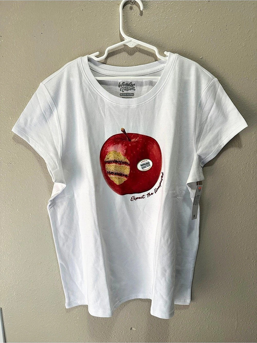 Wonder Nation Apple Graphic Tee Size XL (14-16) NWT